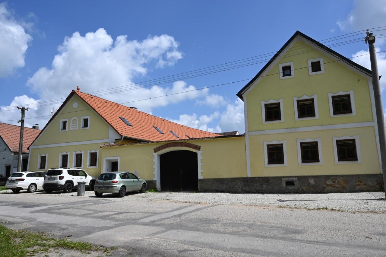 Penzion Mezi Radky Jindřichův Hradec Eksteriør bilde
